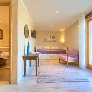 OTOK KRK, DOBRINJ - Autohtona kuća s jacuzzijem