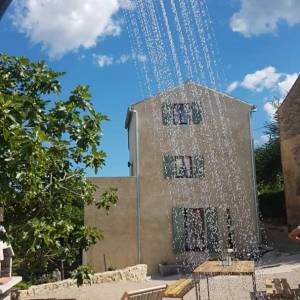 OTOK KRK, DOBRINJ - Autohtona kuća s jacuzzijem