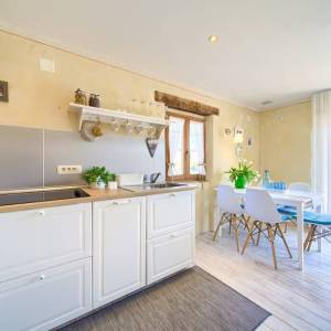 OTOK KRK, DOBRINJ - Autohtona kuća s jacuzzijem