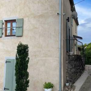 OTOK KRK, DOBRINJ - Autohtona kuća s jacuzzijem