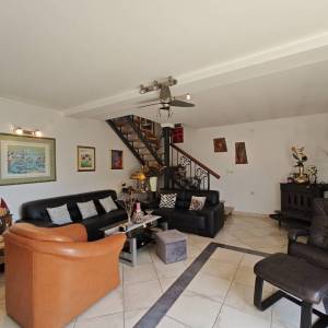 OTOK KRK, DOBRINJ - Samostojeća kuća s pogledom na more