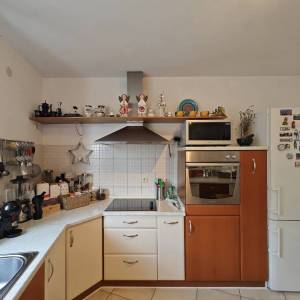 OTOK KRK, DOBRINJ - Samostojeća kuća s pogledom na more