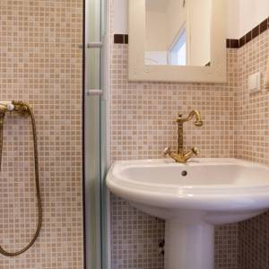 OTOK KRK, DOBRINJ - Tri kuće s jednim bazenom u unutrašnjosti otoka