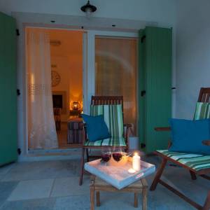 OTOK KRK, DOBRINJ - Tri kuće s jednim bazenom u unutrašnjosti otoka