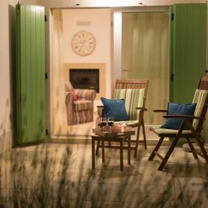 OTOK KRK, DOBRINJ - Tri kuće s jednim bazenom u unutrašnjosti otoka