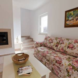 OTOK KRK, DOBRINJ - Tri kuće s jednim bazenom u unutrašnjosti otoka