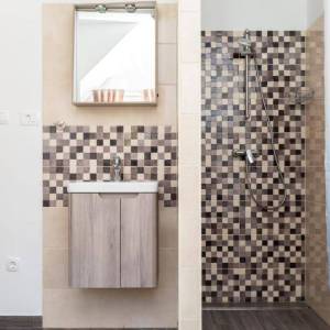 OTOK KRK - Dvojna kuća s bazenom 100 metara od mora!