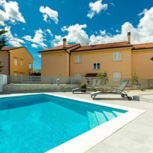 OTOK KRK - Dvojna kuća s bazenom 100 metara od mora!