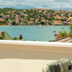 OTOK KRK - Dvojna kuća s bazenom 100 metara od mora!