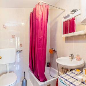 OTOK KRK - Dvojna kuća s dva apartmana