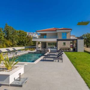 OTOK KRK – Ekskluzivna vila s bazenom, panoramskim pogledom i vrhunskim dizajnom