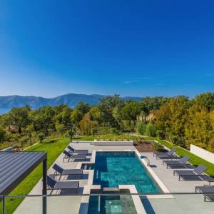 OTOK KRK – Ekskluzivna vila s bazenom, panoramskim pogledom i vrhunskim dizajnom