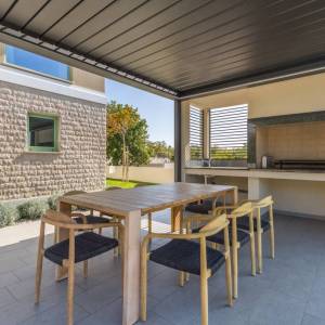 OTOK KRK – Ekskluzivna vila s bazenom, panoramskim pogledom i vrhunskim dizajnom