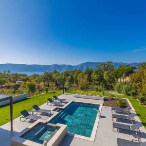 OTOK KRK – Ekskluzivna vila s bazenom, panoramskim pogledom i vrhunskim dizajnom