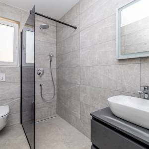 OTOK KRK, GARICA - Luksuzna vila s bazenom na mirnoj lokaciji.