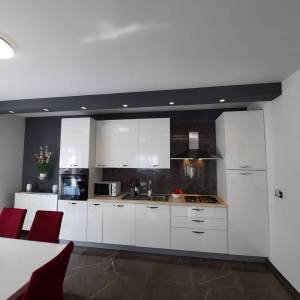 OTOK KRK, GARICA - Prizemnica s bazenom