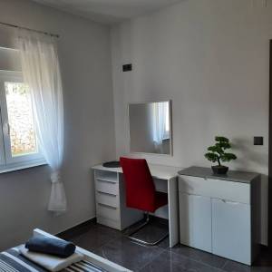 OTOK KRK, GARICA - Prizemnica s bazenom