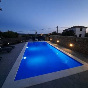 OTOK KRK, GARICA - Prizemnica s bazenom