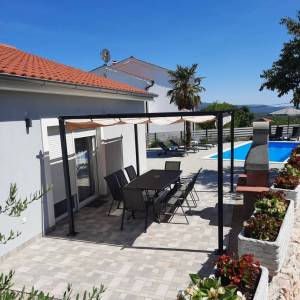 OTOK KRK, GARICA - Prizemnica s bazenom