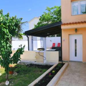 OTOK KRK, GOSTINJAC - Samostojeća kuća s bazenom