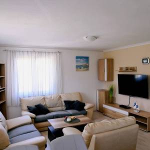 OTOK KRK, GOSTINJAC - Samostojeća kuća s bazenom