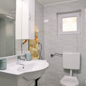 OTOK KRK, GOSTINJAC - Samostojeća kuća s bazenom