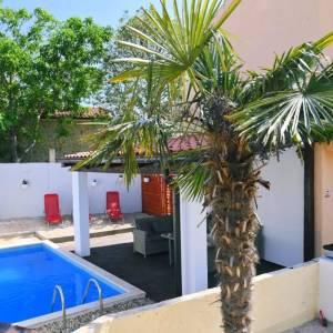 OTOK KRK, GOSTINJAC - Samostojeća kuća s bazenom