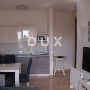 OTOK KRK, GRAD KRK - Apartman 2S+DB sa okućnicom 53 m2