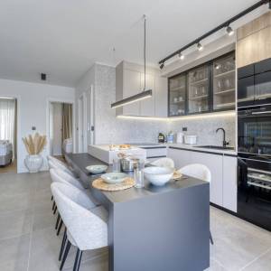 OTOK KRK, GRAD KRK – Dvoetažni apartman s okućnicom i bazenom