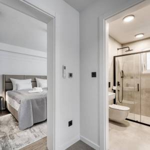 OTOK KRK, GRAD KRK – Dvoetažni apartman s okućnicom i bazenom