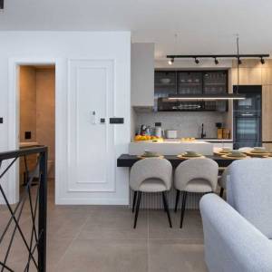 OTOK KRK, GRAD KRK – Dvoetažni apartman s okućnicom i bazenom