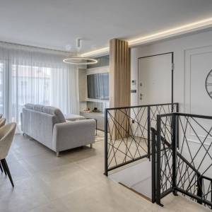 OTOK KRK, GRAD KRK – Dvoetažni apartman s okućnicom i bazenom