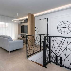 OTOK KRK, GRAD KRK – Dvoetažni apartman s okućnicom i bazenom