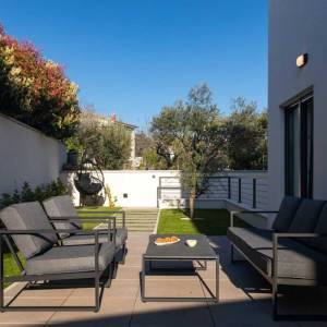 OTOK KRK, GRAD KRK – Dvoetažni apartman s okućnicom i bazenom