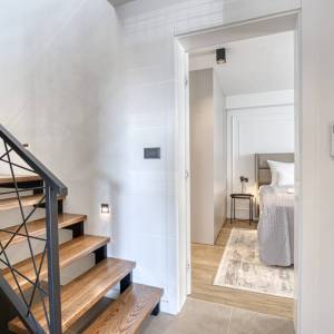 OTOK KRK, GRAD KRK – Dvoetažni apartman s okućnicom i bazenom