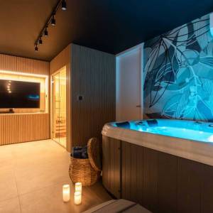 OTOK KRK, GRAD KRK – Dvoetažni apartman s okućnicom i bazenom