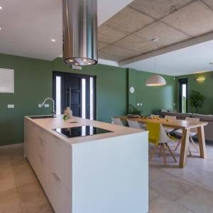 OTOK KRK, GRAD KRK (OKOLICA) - Luksuzna vila s preljevnim bazenom i pogledom na more