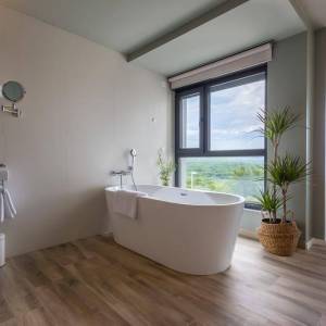 OTOK KRK, GRAD KRK (OKOLICA) - Luksuzna vila s preljevnim bazenom i pogledom na more