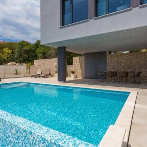 OTOK KRK, GRAD KRK (OKOLICA) - Luksuzna vila s preljevnim bazenom i pogledom na more