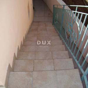 OTOK KRK, GRAD KRK (ŠIRA OKOLICA) - Prizemnica sa okućnicom