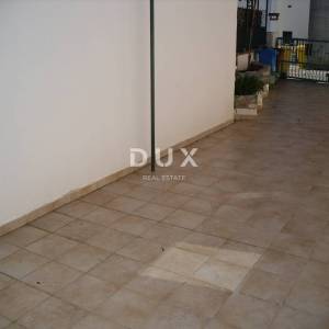 OTOK KRK, GRAD KRK (ŠIRA OKOLICA) - Prizemnica sa okućnicom