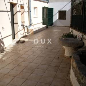 OTOK KRK, GRAD KRK (ŠIRA OKOLICA) - Prizemnica sa okućnicom