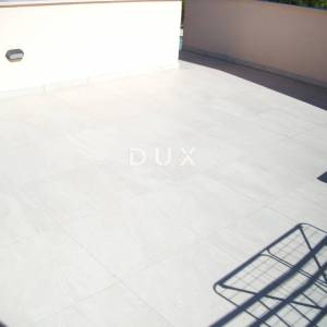 OTOK KRK, GRAD KRK (ŠIRA OKOLICA) - Prizemnica sa okućnicom