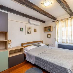 OTOK KRK - Kamena dvojna kuća s jacuzzijem