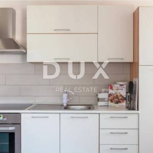 OTOK KRK, KLIMNO- apartman u villi 61m2, DB+2S, prizemlje, s prekrasnim pogledom na more i bazenom + okoliš 110m2 - S1