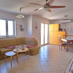 OTOK KRK, KLIMNO - Dvosobni apartman s pogledom na more