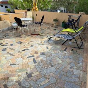 OTOK KRK, KORNIĆ - Trosobni apartman s dvije terase