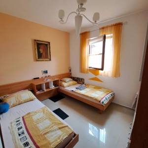 OTOK KRK, KORNIĆ - Trosobni apartman s dvije terase