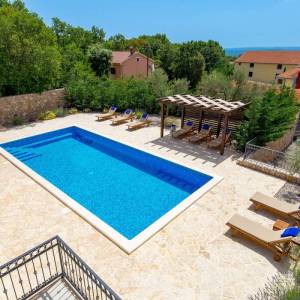 OTOK KRK, KRAS - Autentična kamena vila s bazenom i boćalištem u srcu otoka Krka