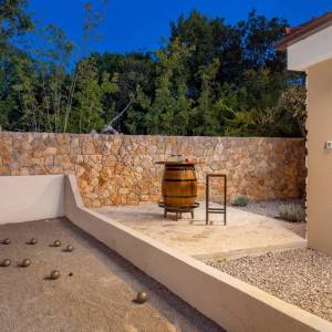 OTOK KRK, KRAS - Autentična kamena vila s bazenom i boćalištem u srcu otoka Krka